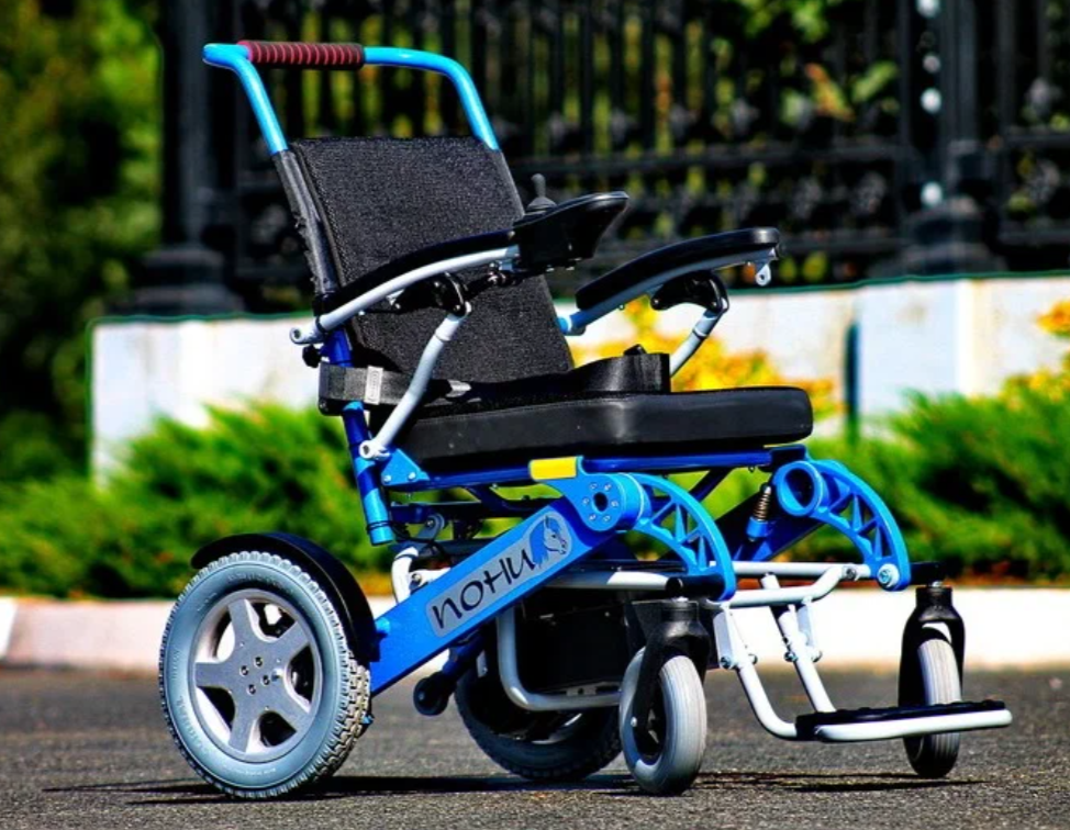 Современная маневренная электроколяска